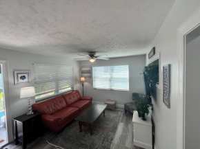 875 Oasis #1 Location!